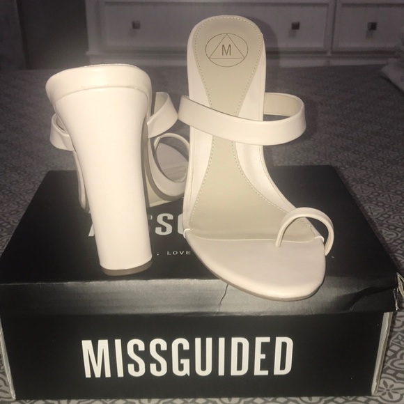 NUDE Heels - Picture 2 of 2